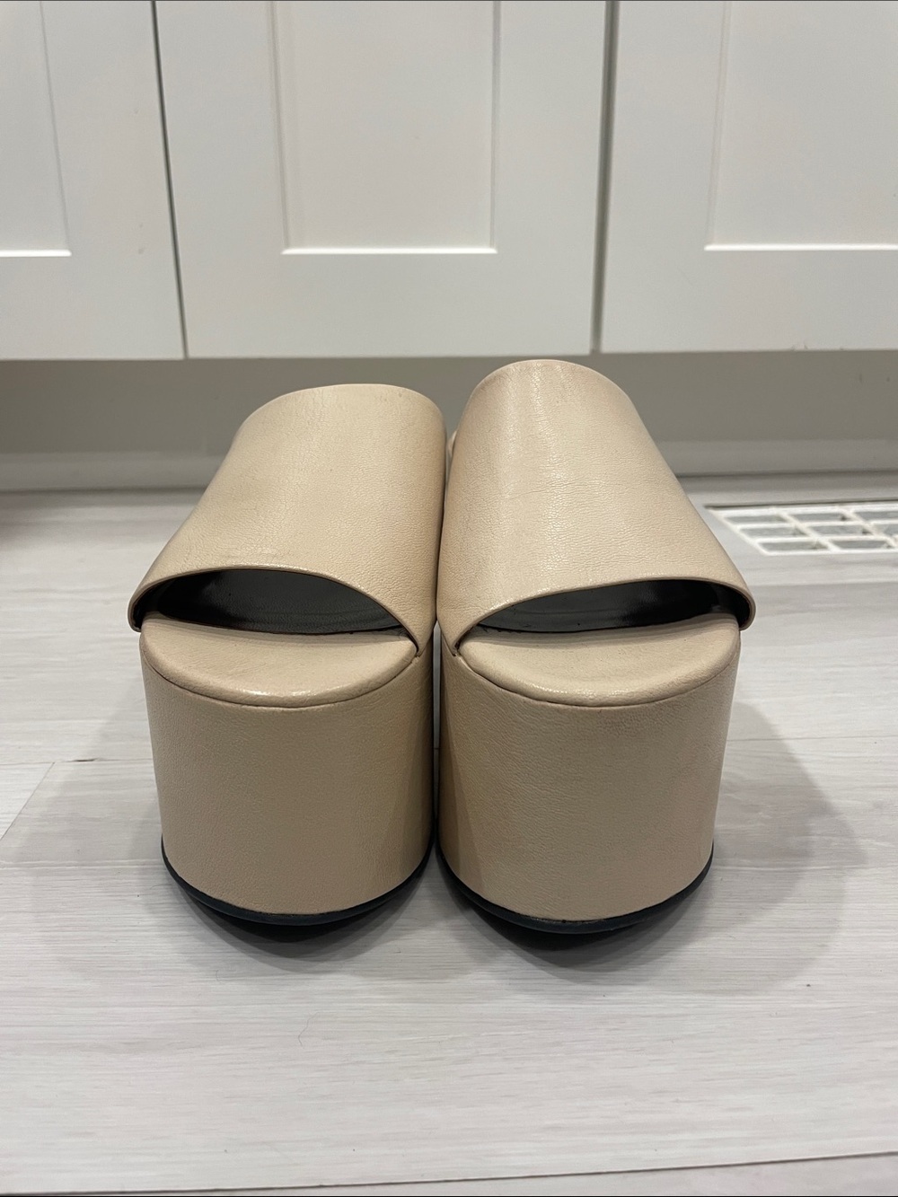 Simon Miller ‘Blackout’ Platform in Light Beige Vegan Leather Sandals Size 40 - Picture 3 of 14